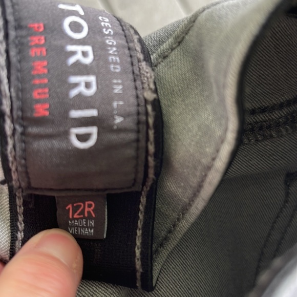 TORRID Gray High Rise Skinny Jeans 12R - Picture 8 of 10